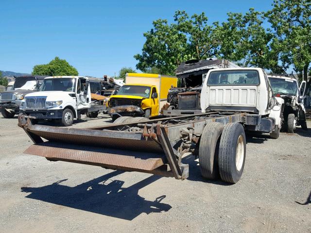 1FDNK74C6PVA00686 - 1993 FORD F700 F WHITE photo 4