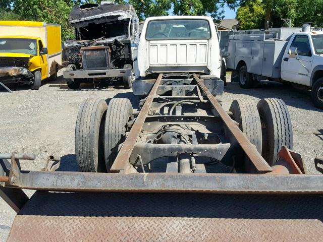 1FDNK74C6PVA00686 - 1993 FORD F700 F WHITE photo 6