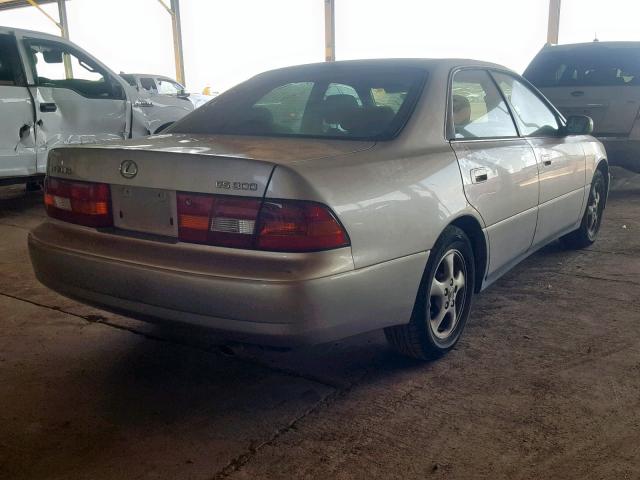 JT8BF28G1W5033118 - 1998 LEXUS ES 300 BEIGE photo 4