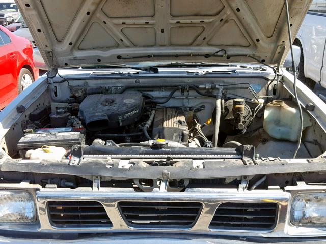 1N6SD11S6TC321396 - 1996 NISSAN TRUCK BASE SILVER photo 7