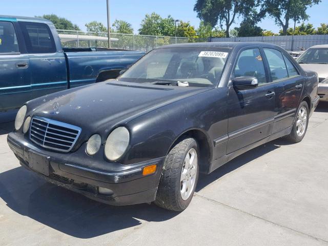 WDBJF65J42B404139 - 2002 MERCEDES-BENZ E 320 BLACK photo 2