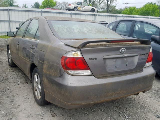 4T1BE32K15U638697 - 2005 TOYOTA CAMRY LE GRAY photo 3