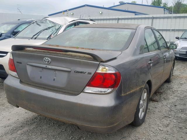 4T1BE32K15U638697 - 2005 TOYOTA CAMRY LE GRAY photo 4