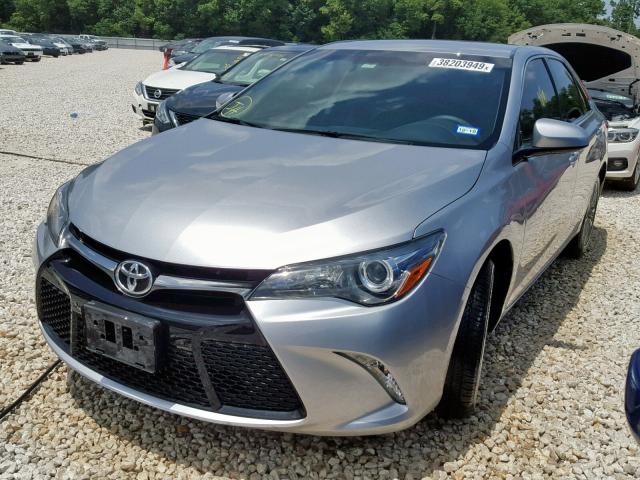 4T1BF1FK3HU330088 - 2017 TOYOTA CAMRY LE SILVER photo 2