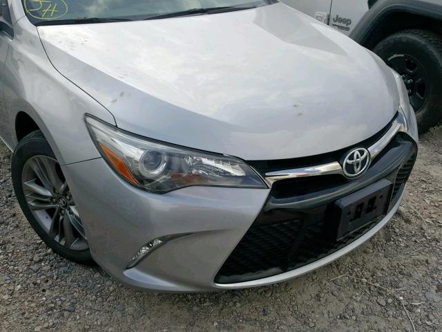 4T1BF1FK3HU330088 - 2017 TOYOTA CAMRY LE SILVER photo 9