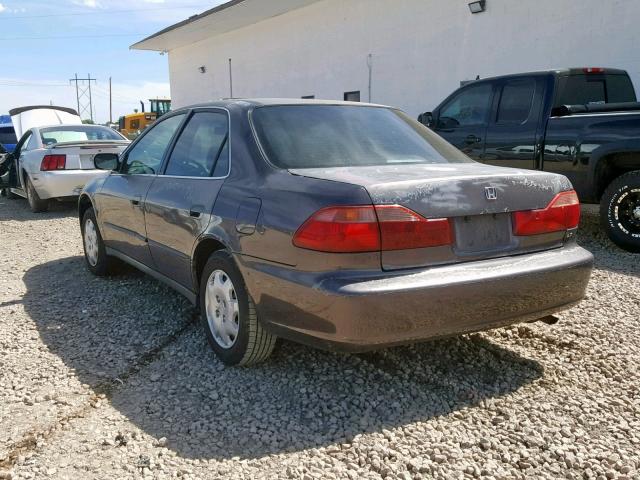 1HGCG5541WA159373 - 1998 HONDA ACCORD LX BROWN photo 3