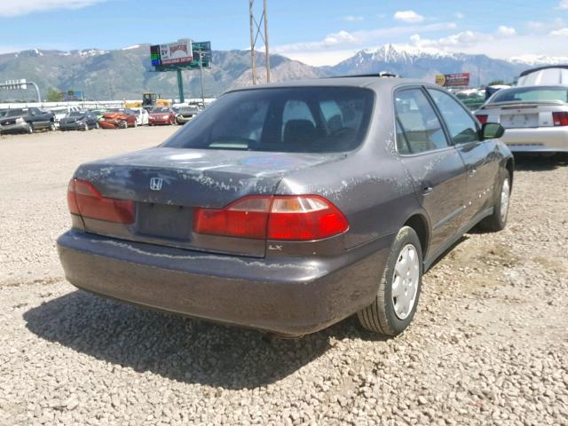 1HGCG5541WA159373 - 1998 HONDA ACCORD LX BROWN photo 4