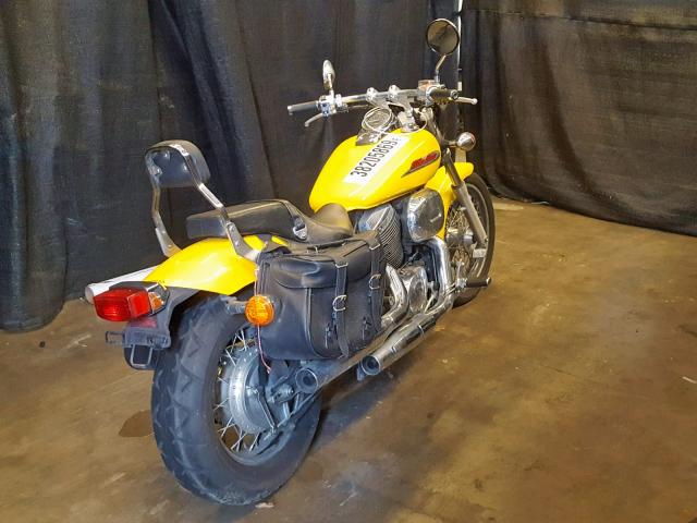 JH2RC44082K620920 - 2002 HONDA VT750 DC YELLOW photo 4