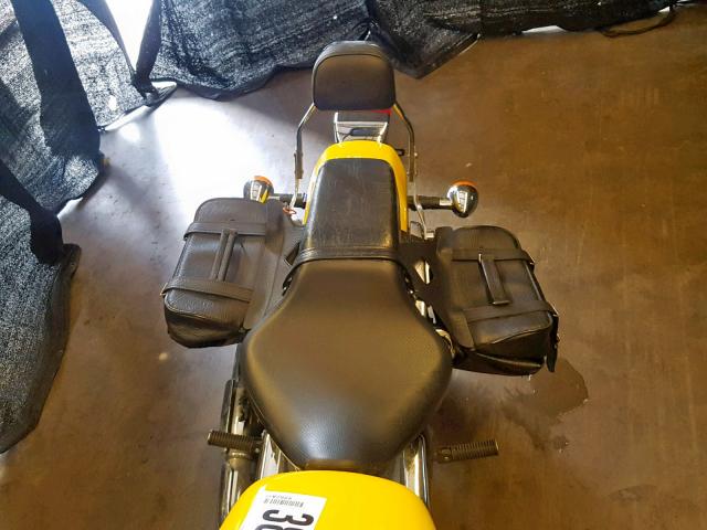 JH2RC44082K620920 - 2002 HONDA VT750 DC YELLOW photo 6