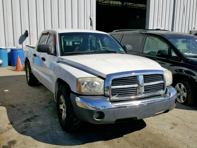 1D7HW48K55S207760 - 2005 DODGE DAKOTA QUA WHITE photo 1