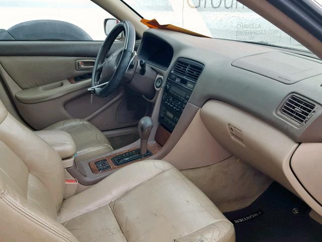 JT8BF22G0V0026455 - 1997 LEXUS ES 300 GOLD photo 5