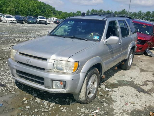 JNRDR09YX2W250524 - 2002 INFINITI QX4 SILVER photo 2