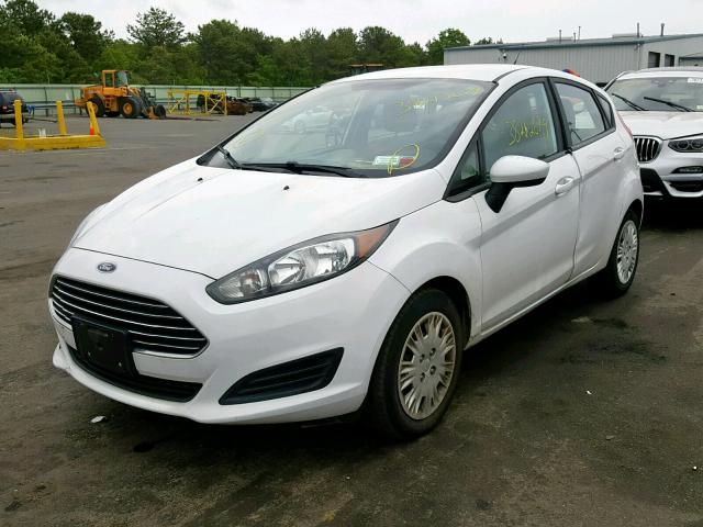 3FADP4TJ4GM136315 - 2016 FORD FIESTA S WHITE photo 2