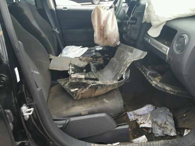 1C4NJCBA2HD136368 - 2017 JEEP COMPASS SP 黑色 照片 5