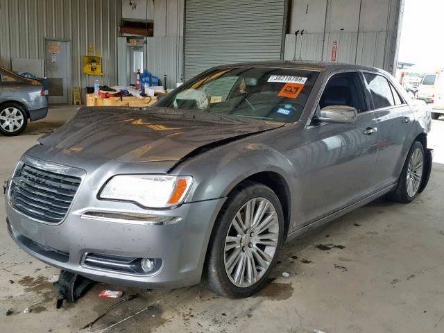 2C3CA5CG2BH617161 - 2011 CHRYSLER 300 LIMITE GRAY photo 2