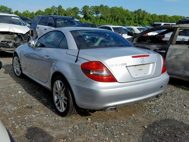 WDBWK54F99F216227 - 2009 MERCEDES-BENZ SLK 300 SILVER photo 3