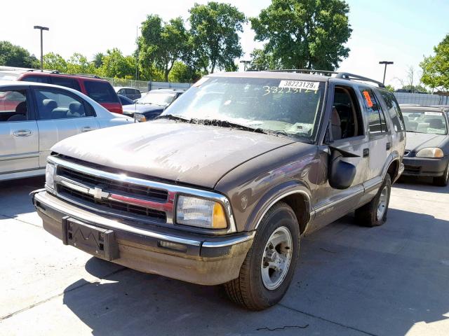 1GNCS13W2V2174345 - 1997 CHEVROLET BLAZER BROWN photo 2