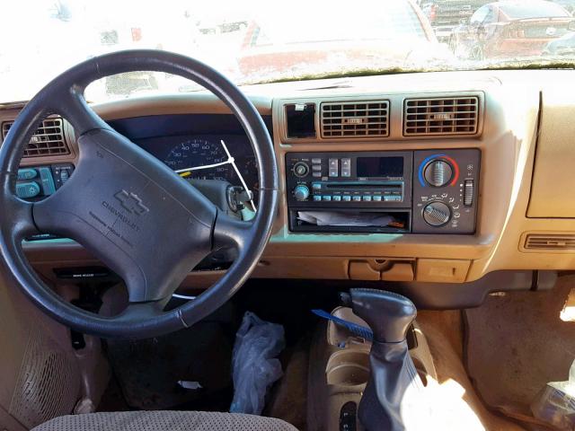 1GNCS13W2V2174345 - 1997 CHEVROLET BLAZER BROWN photo 9