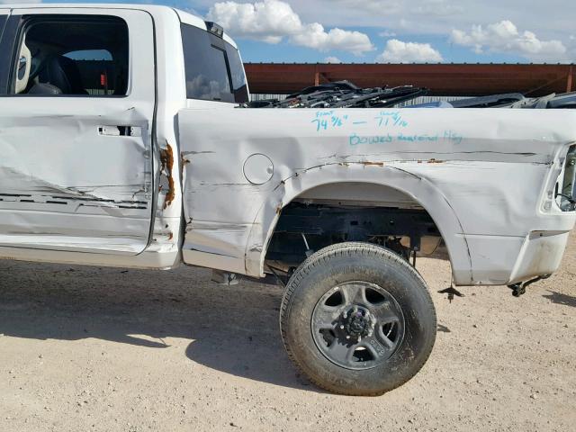 3C6UR5FJ2JG106930 - 2018 RAM 2500 LARAM WHITE photo 9