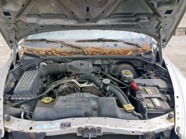 1B7GG22X51S255538 - 2001 DODGE DAKOTA GRAY photo 7