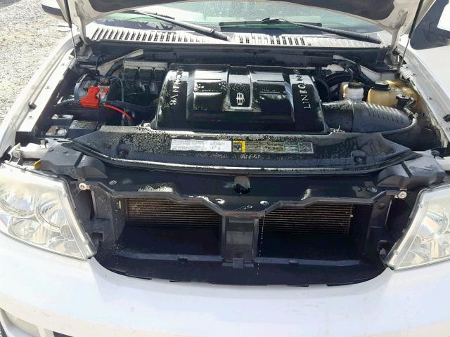 5LMFU28506LJ28278 - 2006 LINCOLN NAVIGATOR أبيض صورة 7