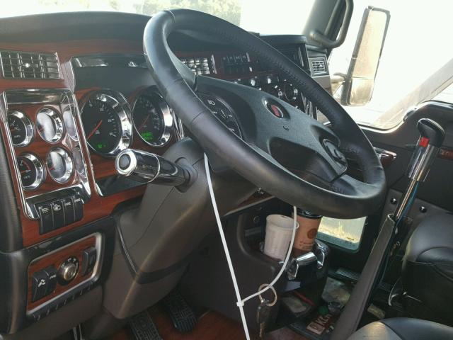 1XKADB9X58R207645 - 2008 KENWORTH CONSTRUCTI RED photo 5