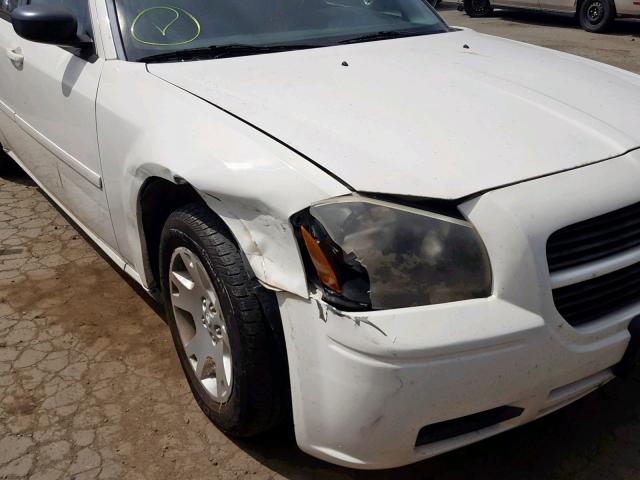 2D4FV47T26H416755 - 2006 DODGE MAGNUM SE WHITE photo 9