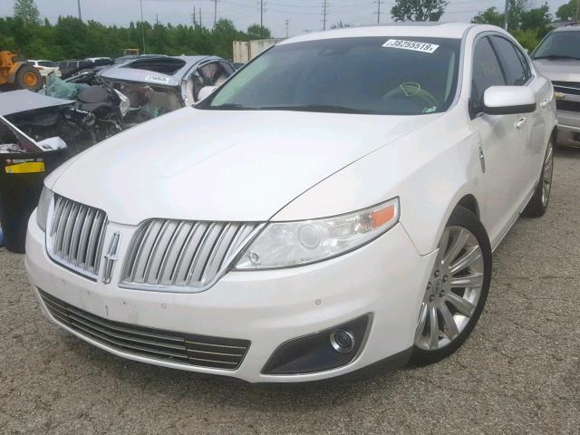 1LNHL9FT0AG611876 - 2010 LINCOLN MKS WHITE photo 2