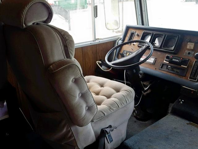 M40CA8T508156 - 1978 DODGE MOTORHOME WHITE photo 6