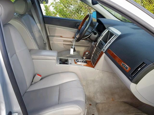 1G6DU6EV2A0124174 - 2010 CADILLAC STS SILVER photo 5