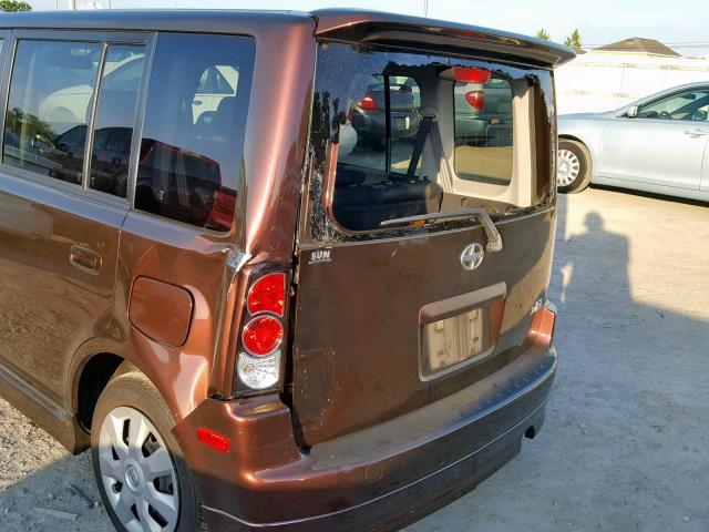 JTLKT324064125975 - 2006 TOYOTA SCION XB 棕色 照片 9