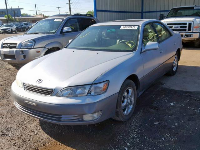 JT8BF22G8V0002162 - 1997 LEXUS ES 300 SILVER photo 2