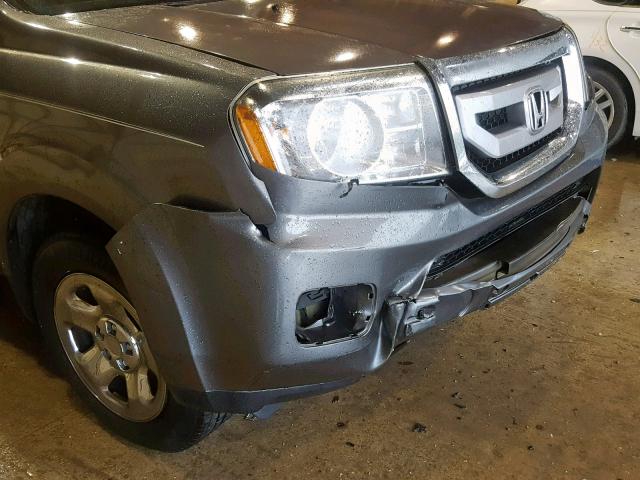 5FNYF3H2XBB044732 - 2011 HONDA PILOT LX GRAY photo 9