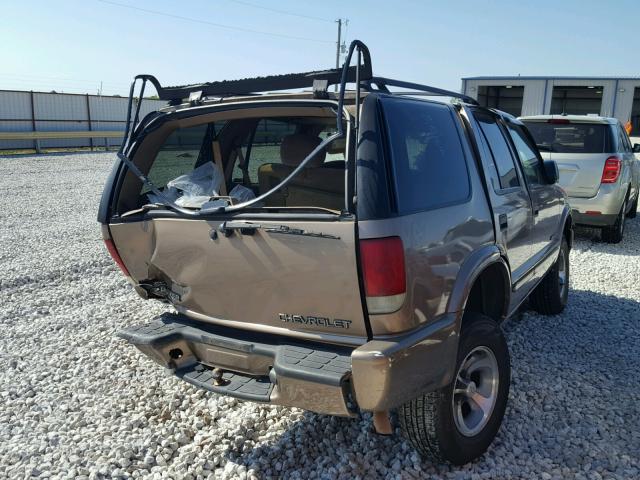 1GNCS13W92K155495 - 2002 CHEVROLET BLAZER GOLD photo 4