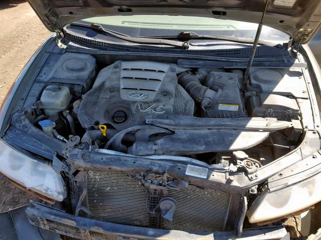 KMHFC46F06A078538 - 2006 HYUNDAI AZERA SE GRAY photo 7