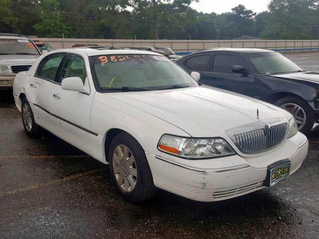 1LNHM83WX4Y667893 - 2004 LINCOLN TOWN CAR U WHITE photo 1