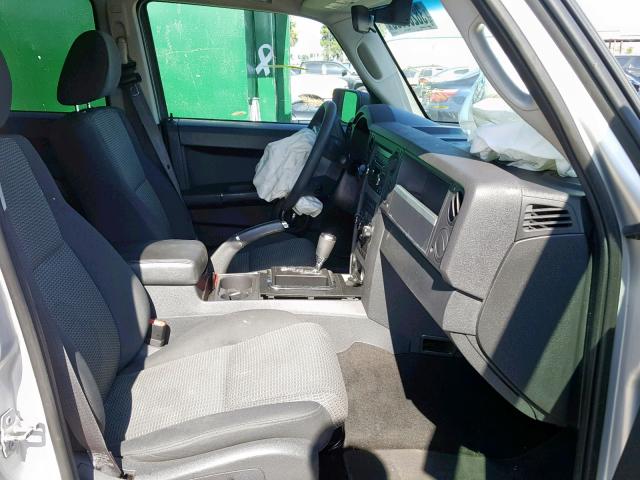 1J4RG4GK1AC115606 - 2010 JEEP COMMANDER SILVER photo 5