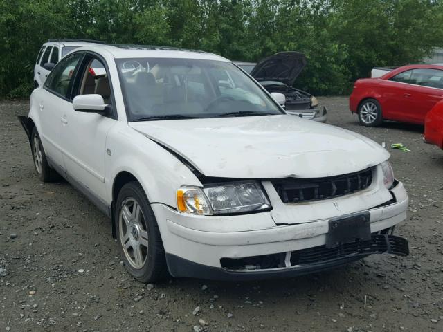 WVWEH63B71E034035 - 2001 VOLKSWAGEN PASSAT GLX 白色 照片 1
