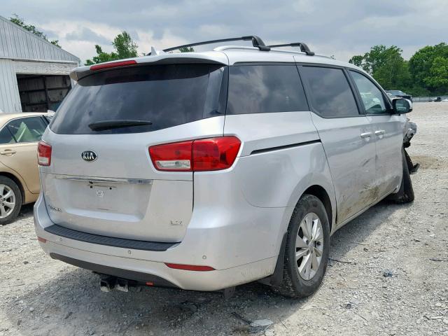 KNDMB5C14H6294010 - 2017 KIA SEDONA LX SILVER photo 4