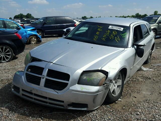 2D4FV48V65H138005 - 2005 DODGE MAGNUM SXT SILVER photo 2