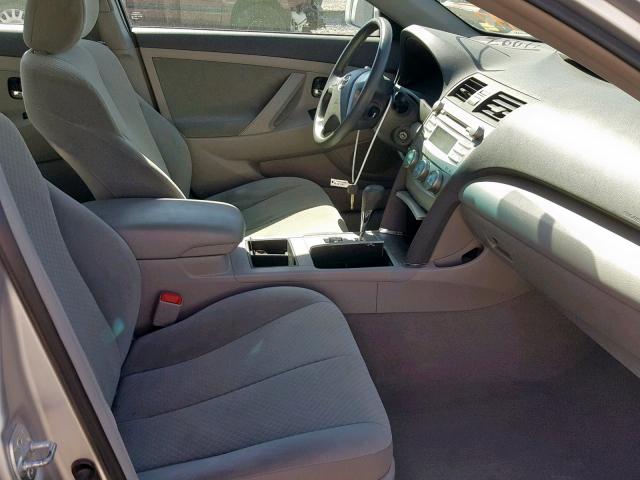 4T4BE46K89R064997 - 2009 TOYOTA CAMRY BASE ვერცხლისფერი ფოტო 5