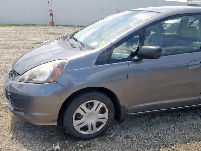 JHMGE8H35BC023593 - 2011 HONDA FIT GRAY photo 9