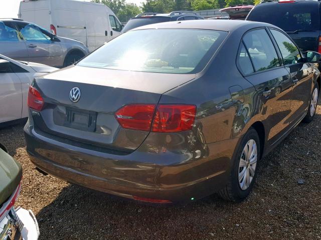 3VW2K7AJ4EM322483 - 2014 VOLKSWAGEN JETTA BASE 棕色 照片 4