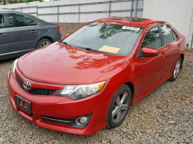4T1BF1FK5CU518782 - 2012 TOYOTA CAMRY BASE RED photo 2