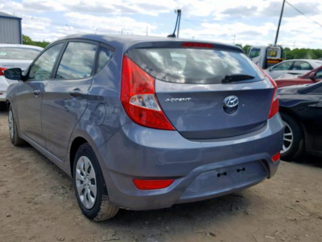 KMHCT5AE7HU329287 - 2017 HYUNDAI ACCENT SE GRAY photo 3