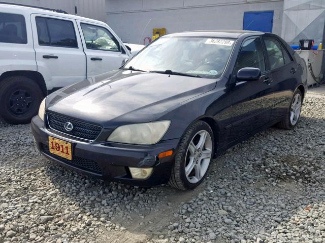 JTHBD192930070767 - 2003 LEXUS IS 300 BLACK photo 2