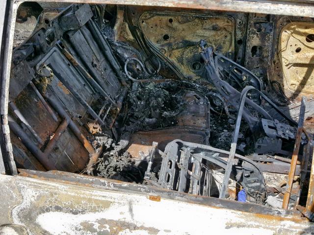 WVWYH63B03E306764 - 2003 VOLKSWAGEN PASSAT GLX დამწვარი ფოტო 6