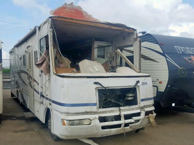 5B4LP57G333355763 - 2003 WORKHORSE CUSTOM CHASSIS MOTORHOME WHITE photo 1