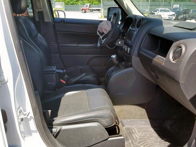 1C4NJRBB2GD692805 - 2016 JEEP PATRIOT SP WHITE photo 5