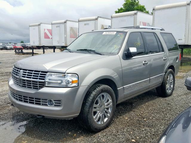 5LMFU28568LJ07454 - 2008 LINCOLN NAVIGATOR 银色 照片 2